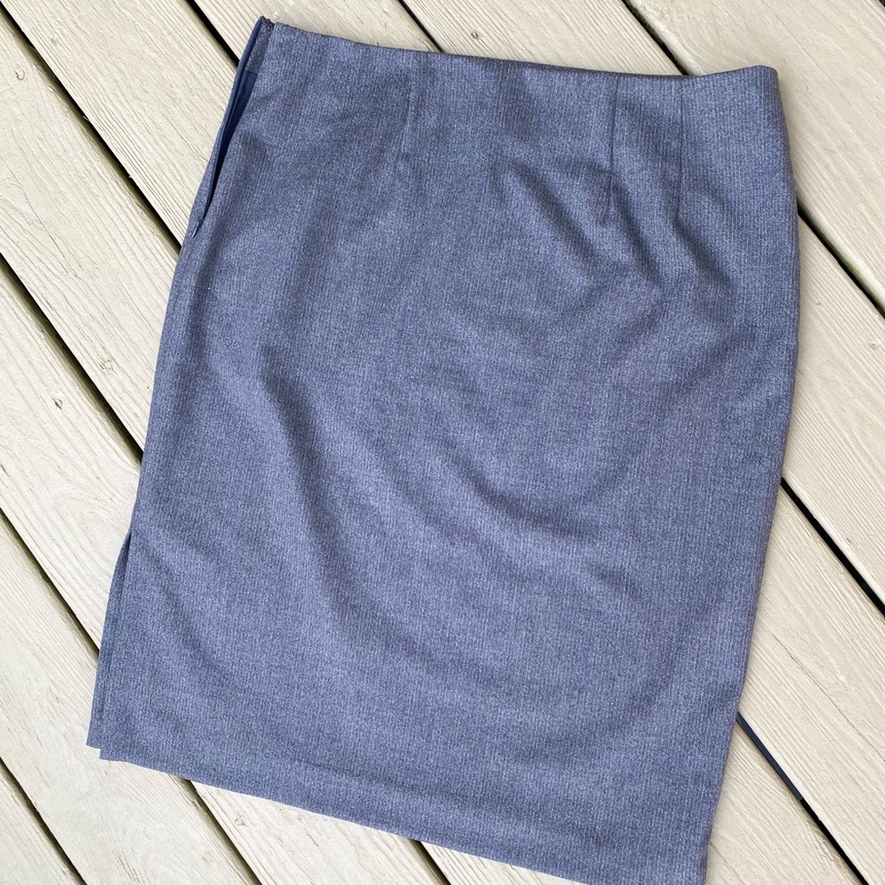NWOT Garfield & Marks - Gray thin pinstripe white midi skirt w/zipper, Size: 12 - Picture 2 of 6